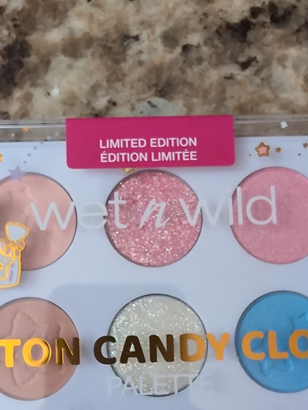 wet n wild X Sanrio Little Twin Stars Cotton Candy Clouds Eyeshadow Palette - Picture 2 of 6
